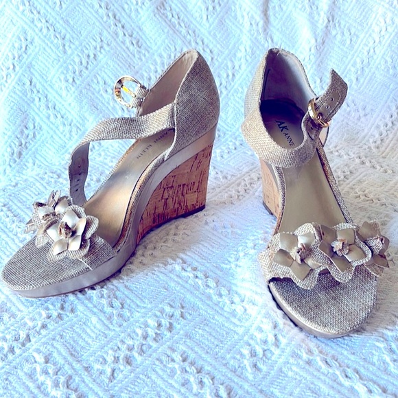AK Anne Klein Tan Platform Sandals 7m - Picture 2 of 10